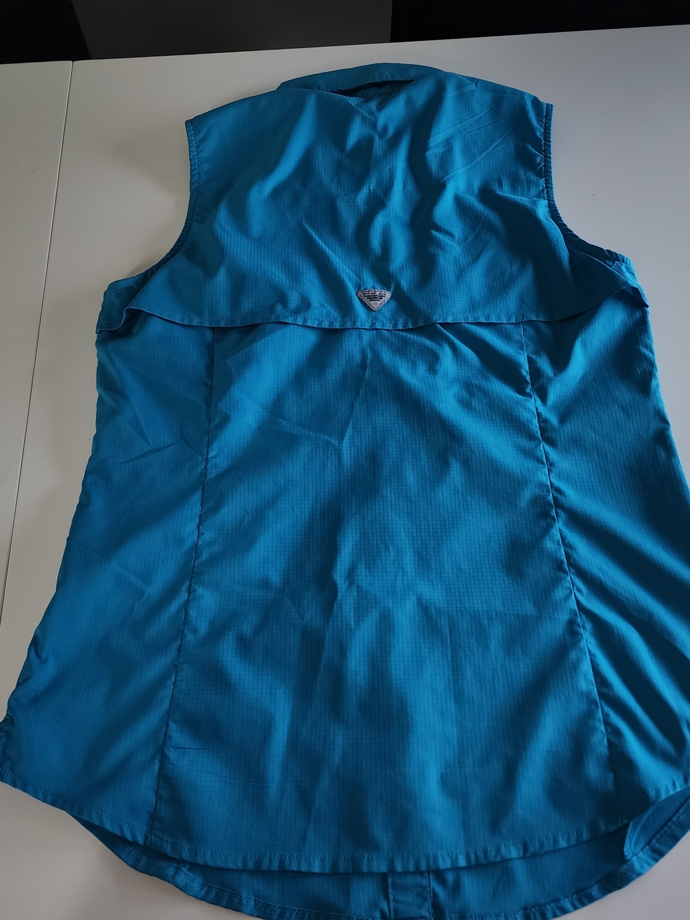 Columbia Sleeveless Button-Down Shirt in Bright Turquoise - Picture 2 of 11
